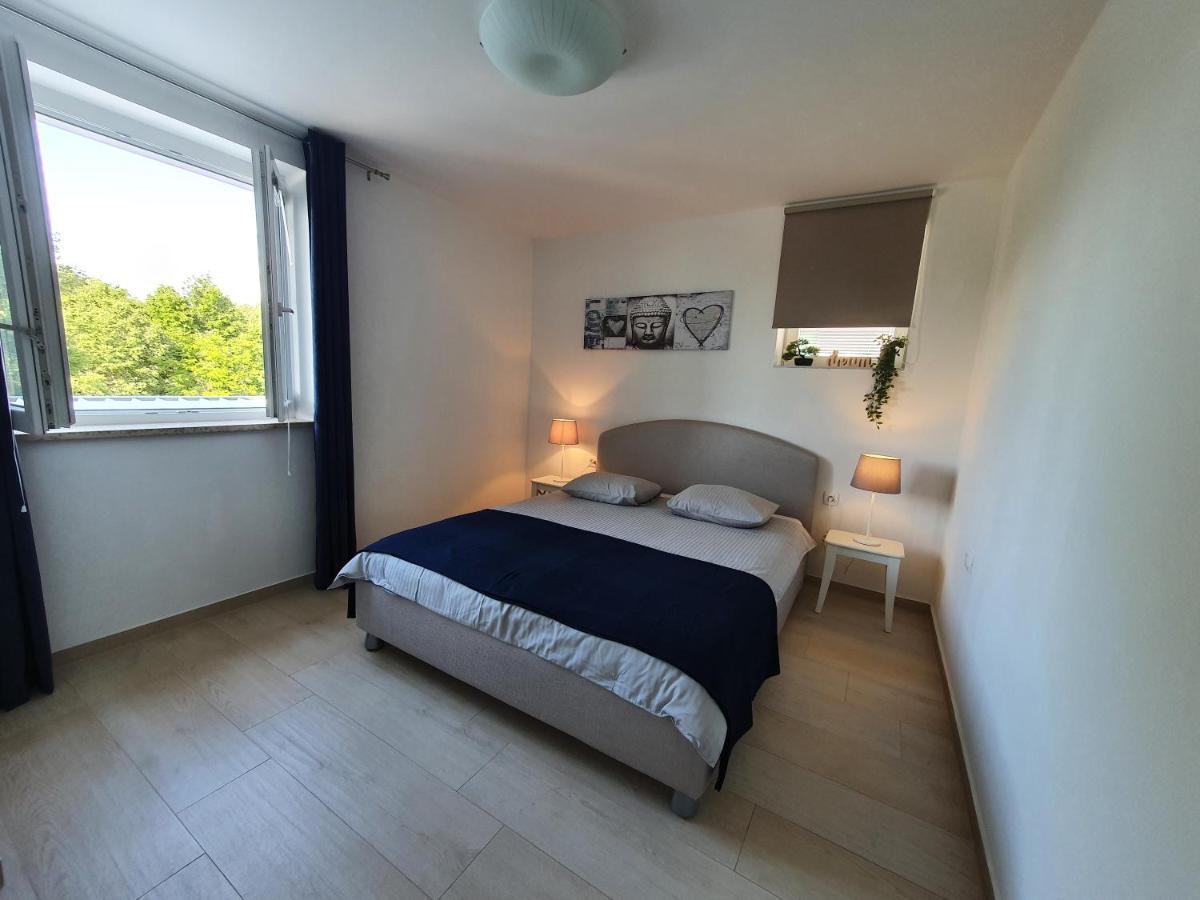 Apartmani Melanie Porec Exterior photo